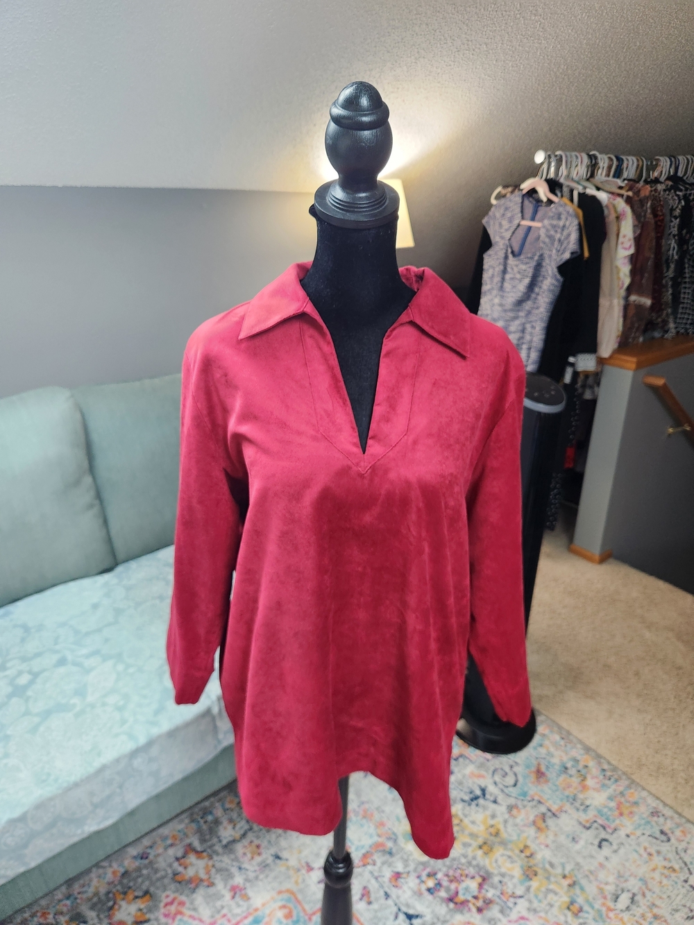 Liz Claiborne Lizsport Faux Suede Women's V-Neck Blouse Dsrk Red Burgundy Medium